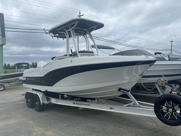 2024 CROWNLINE FINSEEKER 230 CC